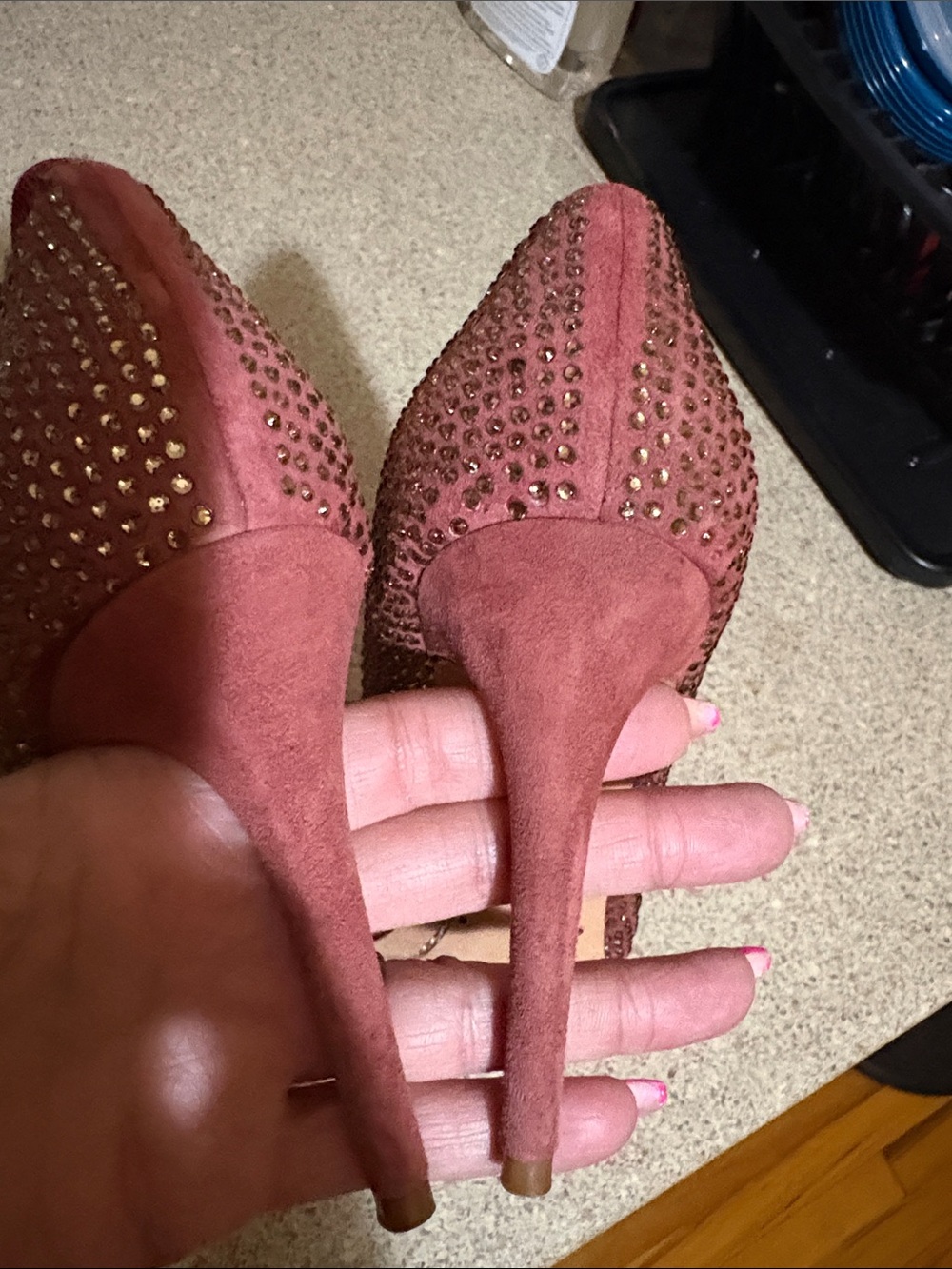 Tory Burch Burgundy Round Toe Crystal & Bow Four Inch High Heel Pumps - Size 8.5 - Picture 9 of 11